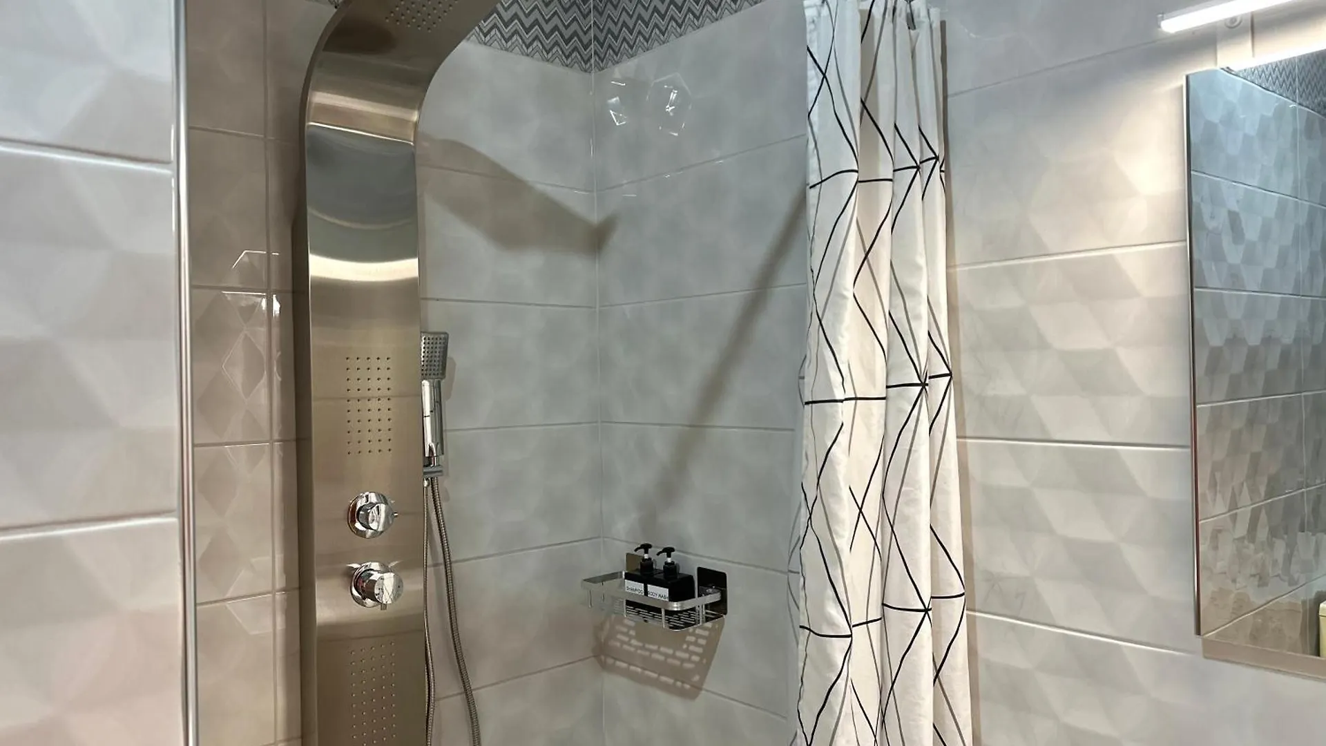 Εmerald Luxury Suite Salonic